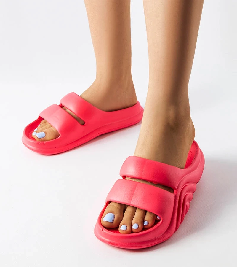 Dunkelrosa Gummiflipflops von Geneve