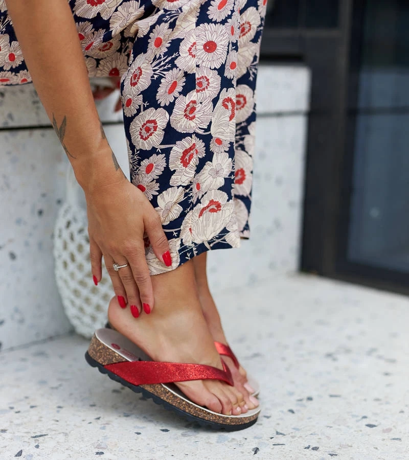 Rote glitzernde Isidoro-Plateausandalen