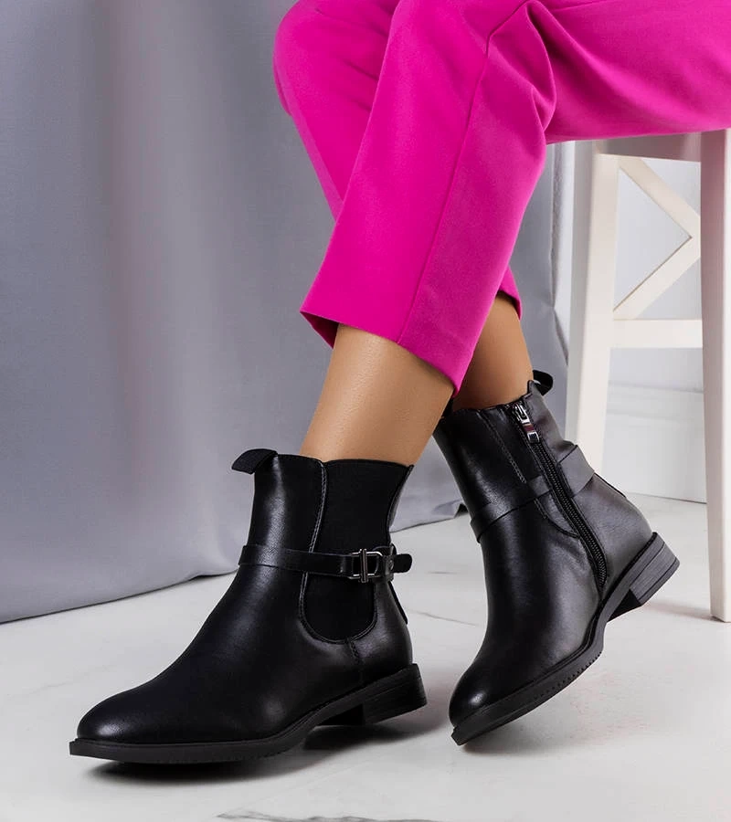 Schwarze gefütterte Stiefeletten von Marisi