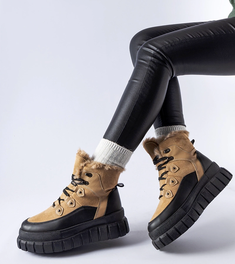 Beige Stiefeletten mit massiver Sohle von Cervantes