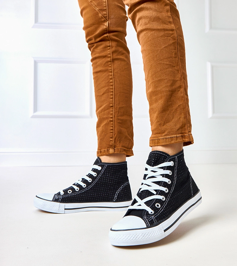 Schwarze durchbrochene hohe Turnschuhe Taris