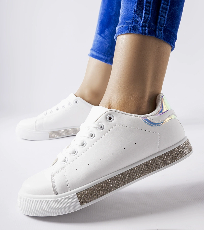 Weiße klassische Sneakers mit Zirkonen Dina