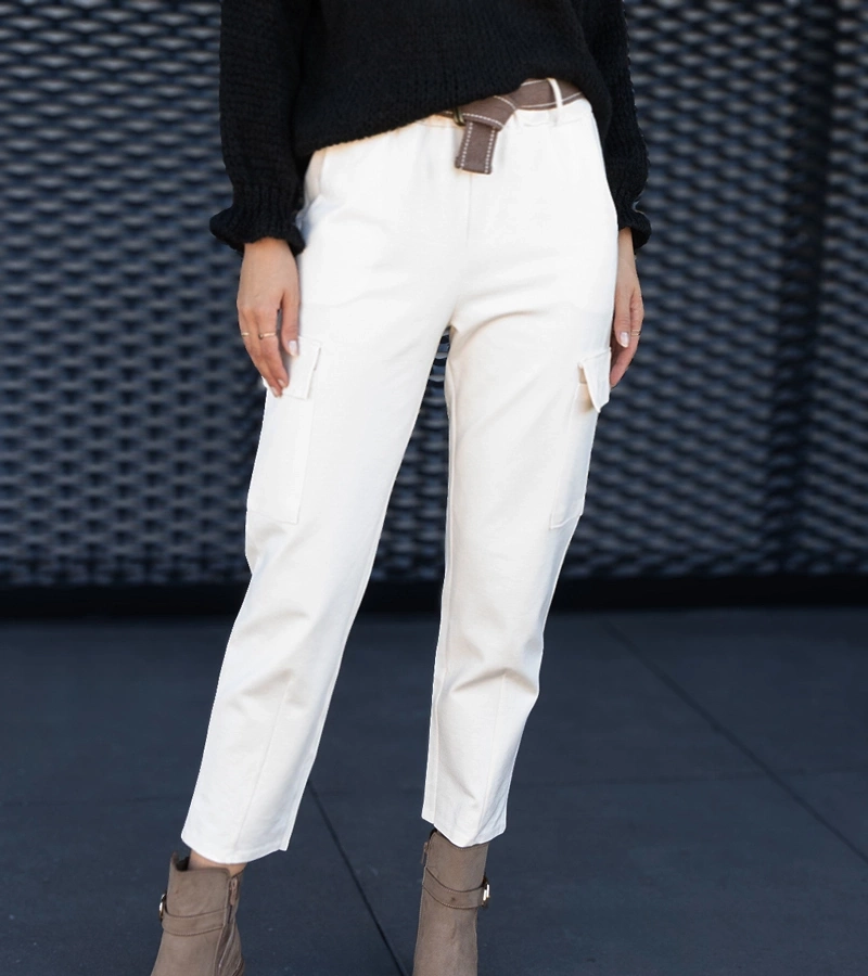 Blaue Cargo-Hose mit aufgenähten Taschen Nuala.