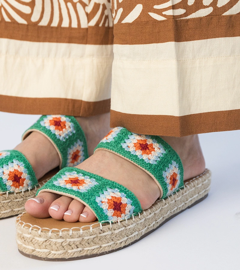 Grüne bestickte Espadrilles-Pantoletten Lelis