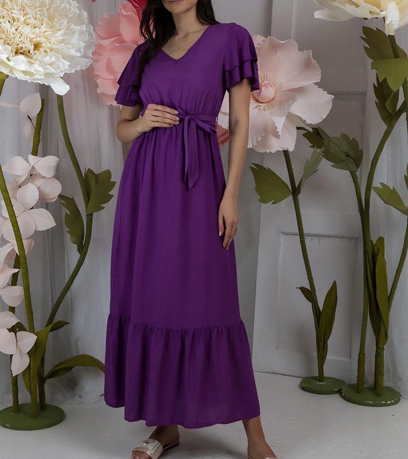 Lila Maxikleid mit kurzen Ärmeln von Akina