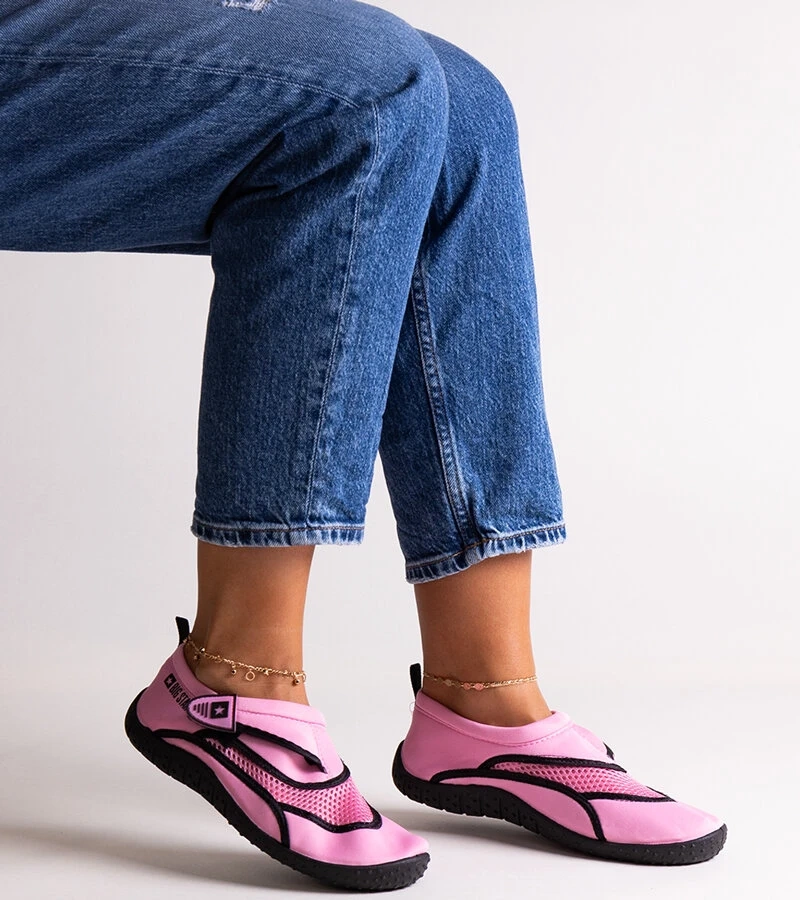 Sportliche rosa Wasserschuhe Big Star NN274A804