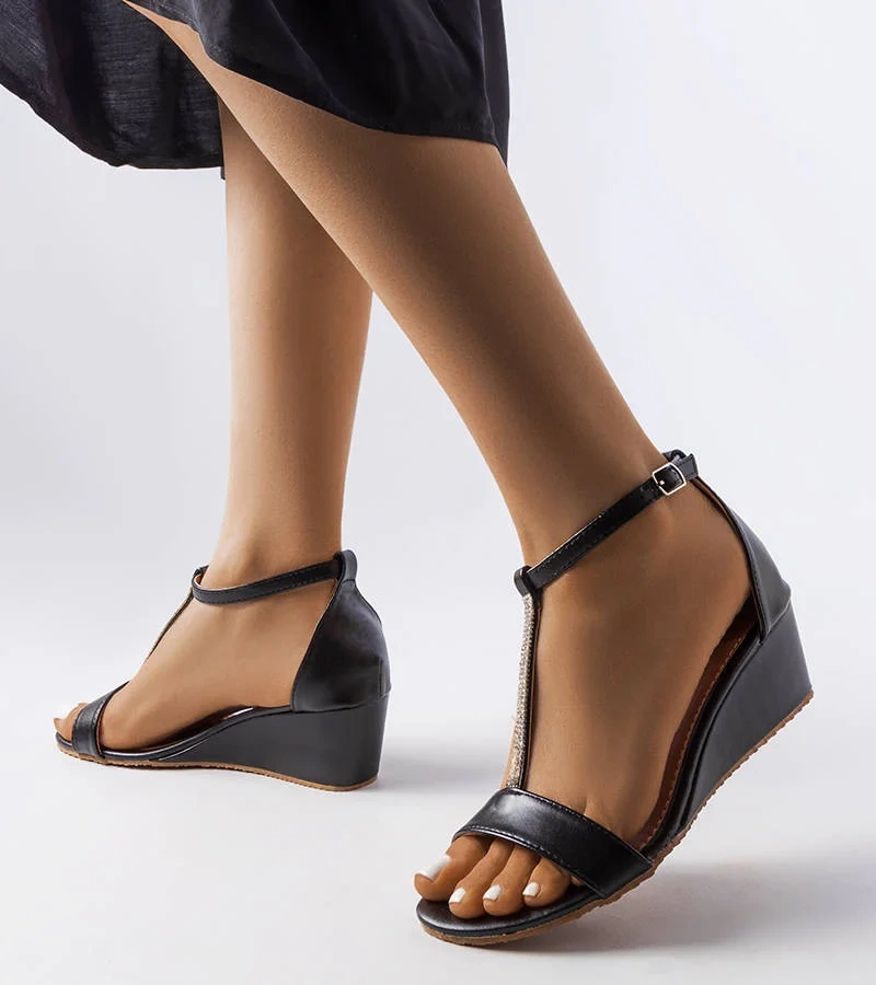 Żółte czółenka na słupku z motywem skóry wężą   Dolores