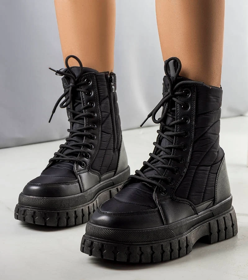 Schwarze gefütterte Schneestiefel Arinna