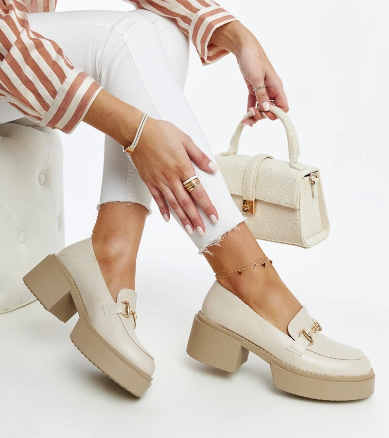 Beigefarbene Vinceza Halbschuhe mit Absatz aus Kunstleder