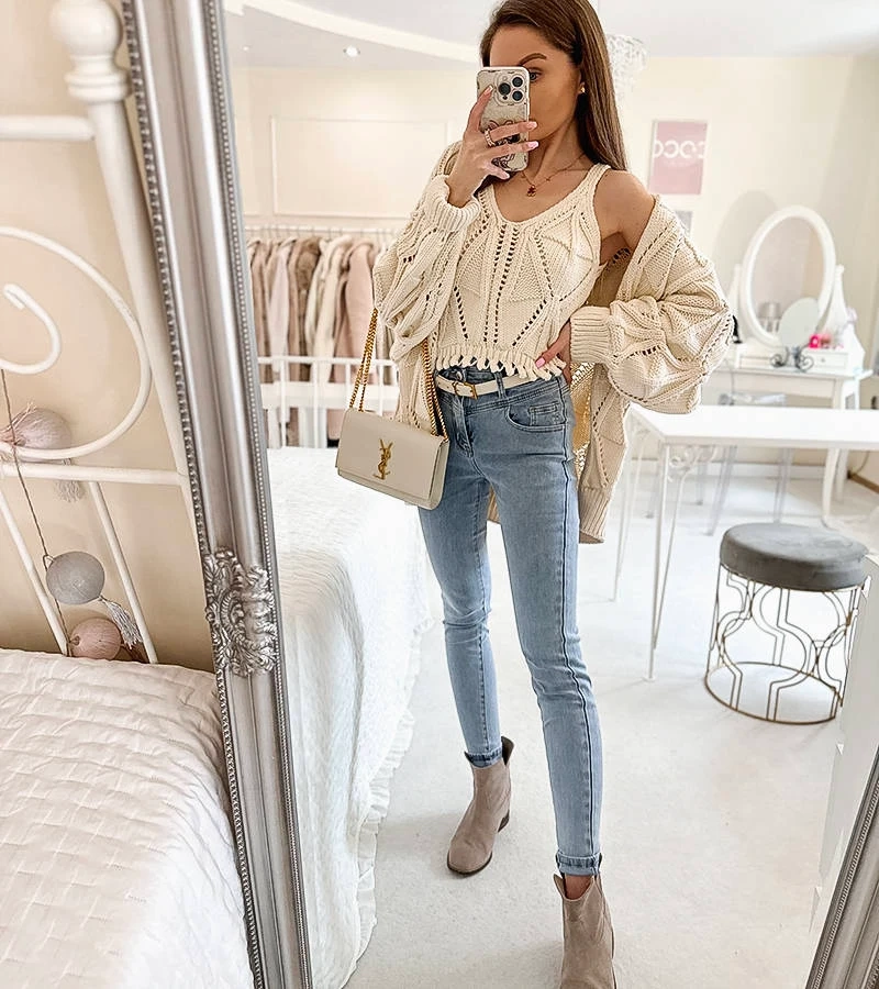 Helle Jeans mit erhöhtem Bund von Menilia