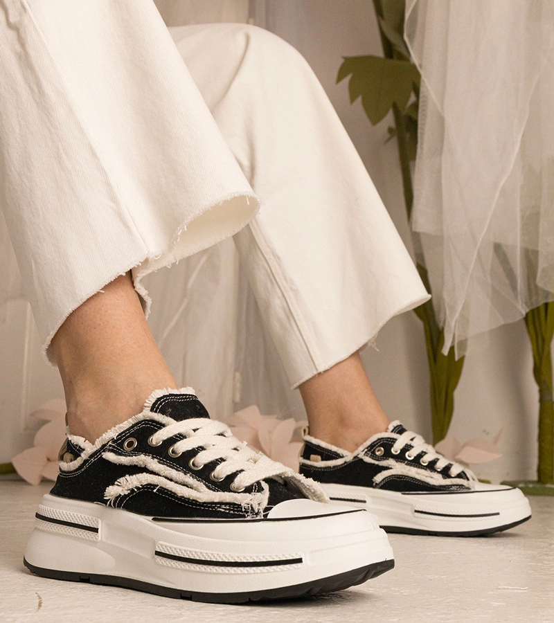 Schwarze Damen-Sneaker mit hoher Sohle Kallara