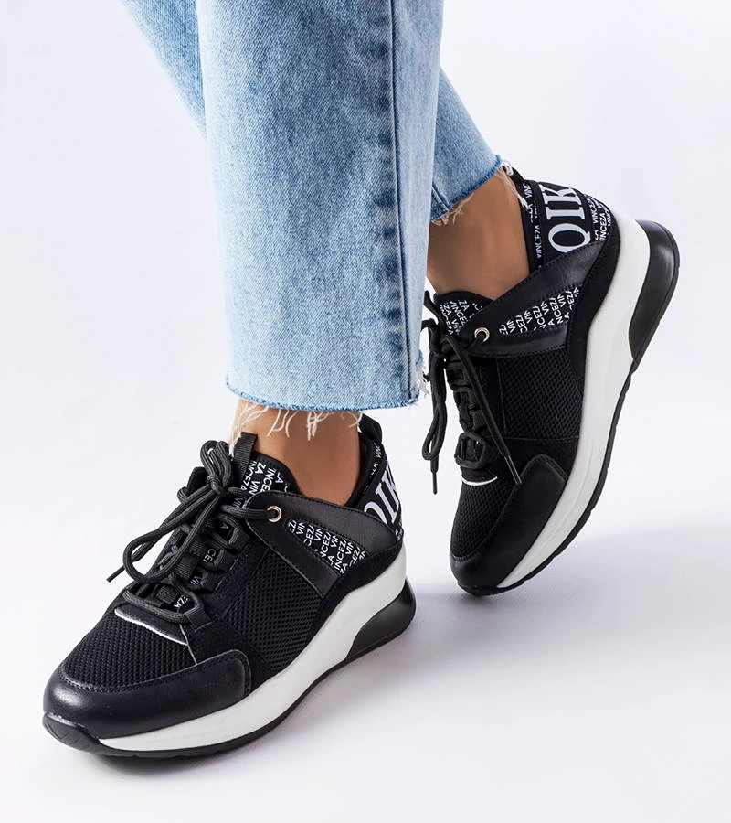 Schwarz-weiße Vinceza Sneakers