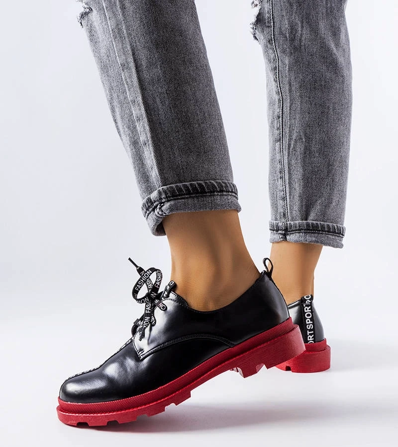 Schwarze Halbschuhe mit kontrastierender Sohle von Hanifan