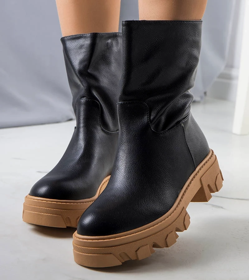 Gefütterte schwarze Stiefeletten von Lesa