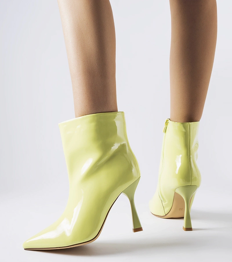 Grüne lackierte Stiletto-Stiefeletten von Dionisi