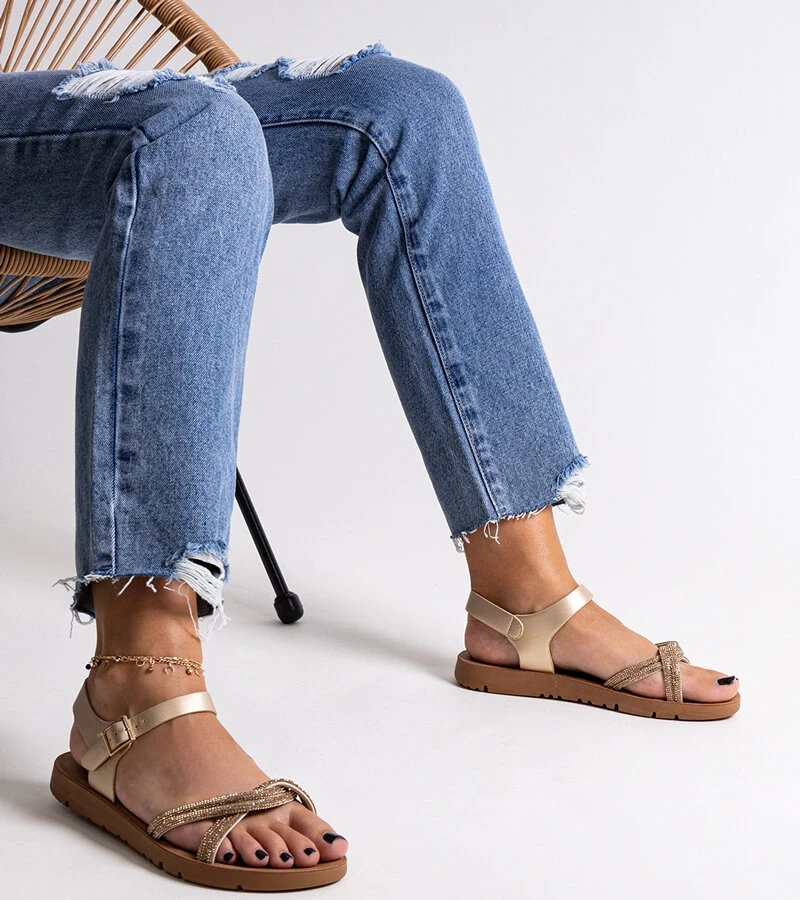 Goldene Sandaletten mit Zirkonia von Claranna