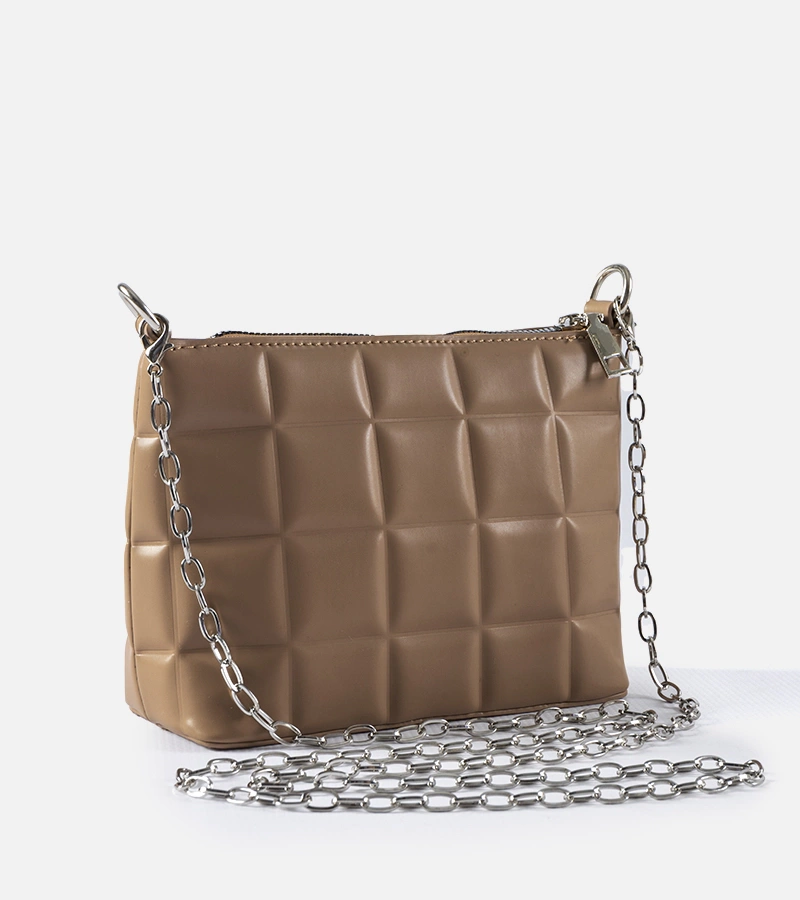 Beige gesteppte Tasche mit Kette von Laas