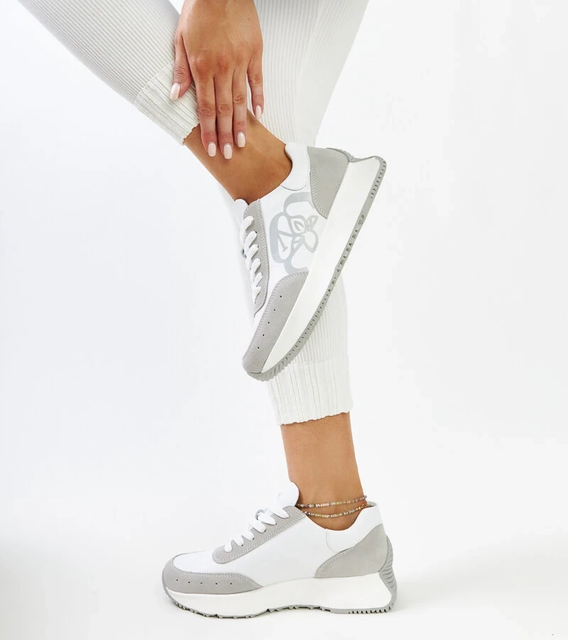 Weiß-graue Leder-Sneakers von Salimah