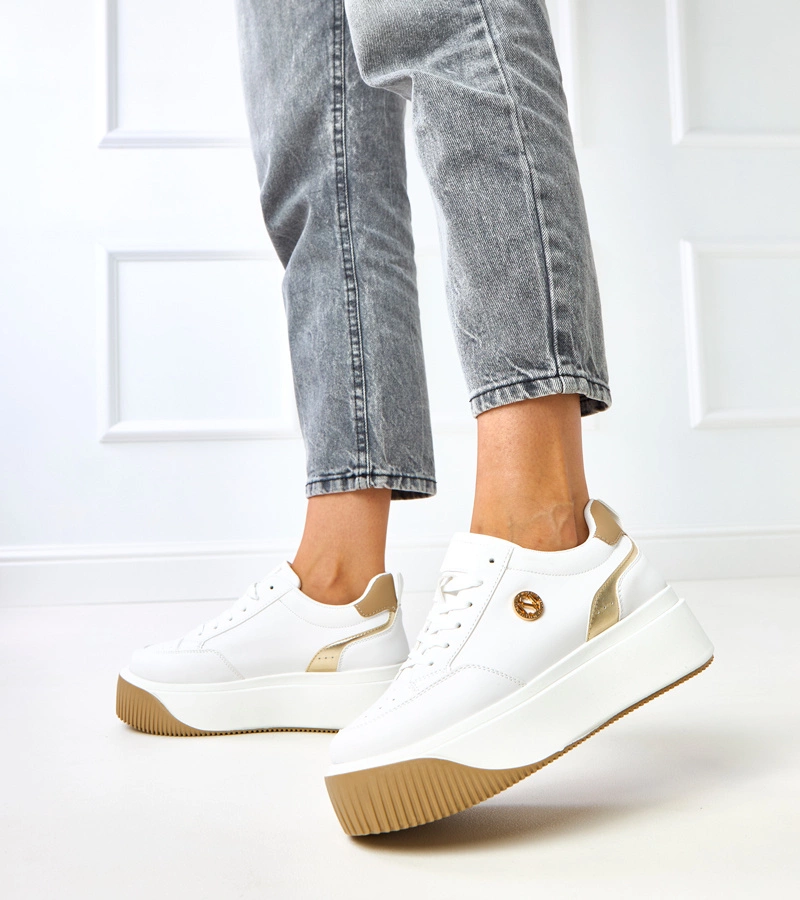 Weiße Sneakers auf Plateausohle mit goldenem Motiv Baresi