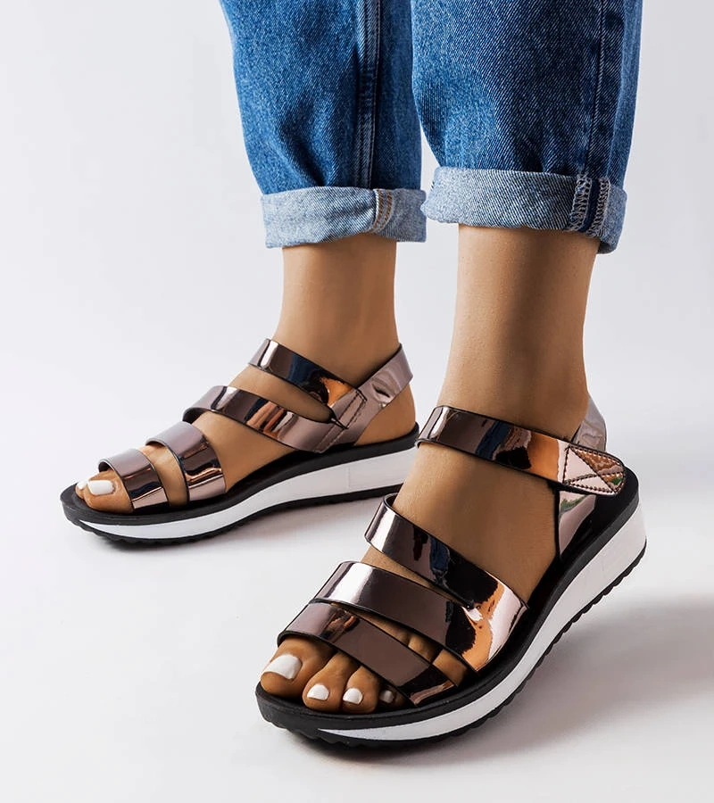 Graue lackierte Dizi Sandalen