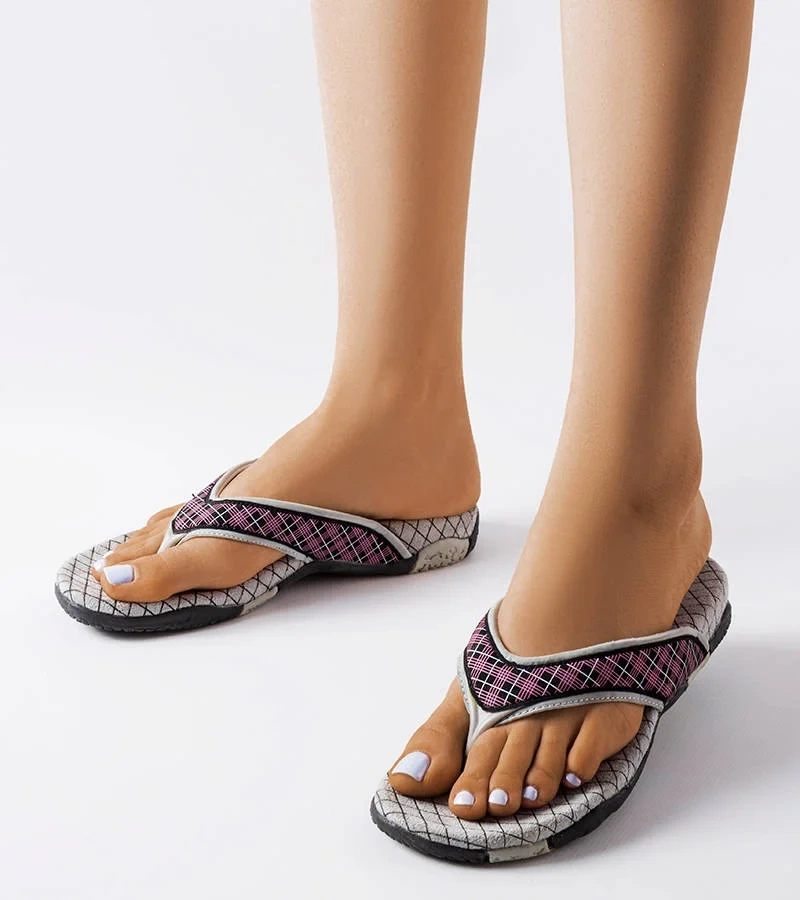 Grau-schwarze textile Flip-Flops von Luigia