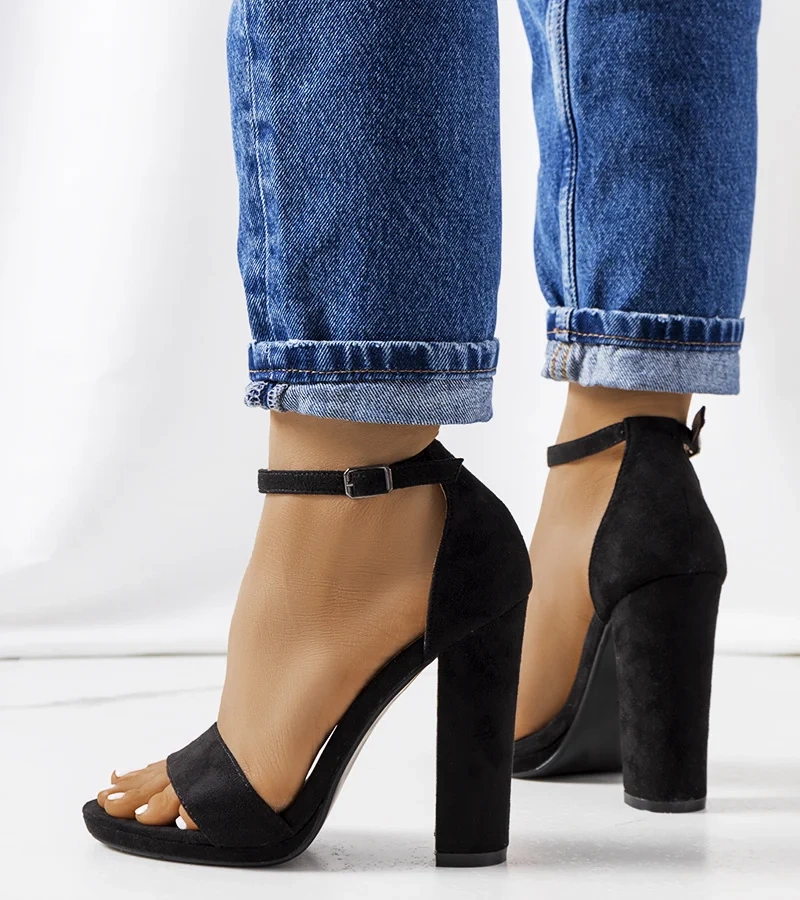 Żółte czółenka na słupku z motywem skóry wężą Dolores