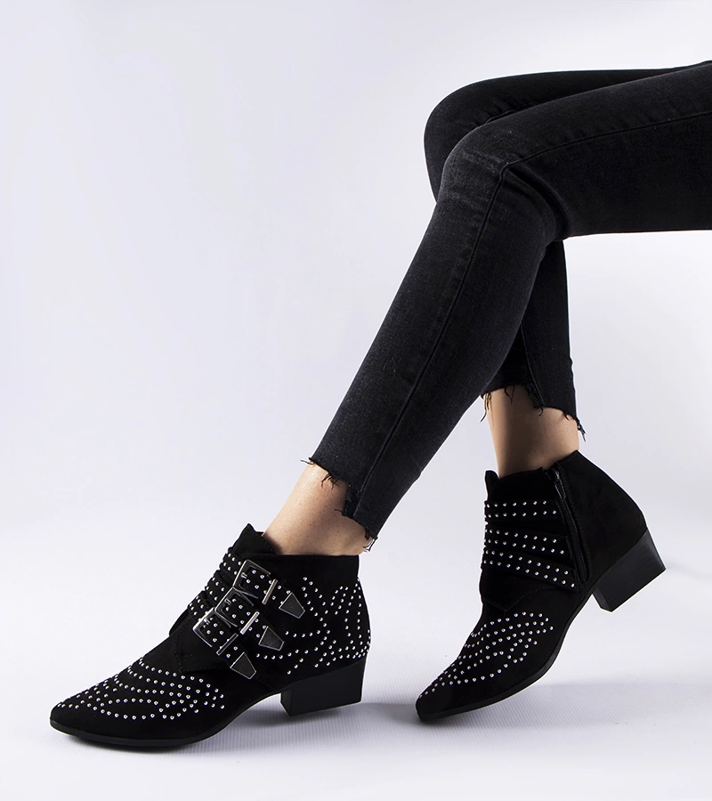 Schwarze dekorative Stiefeletten mit niedrigem Absatz von Forever