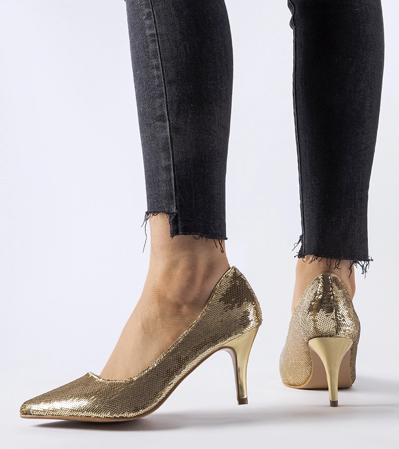 Goldene Pailletten-Stilettos von Ernesto