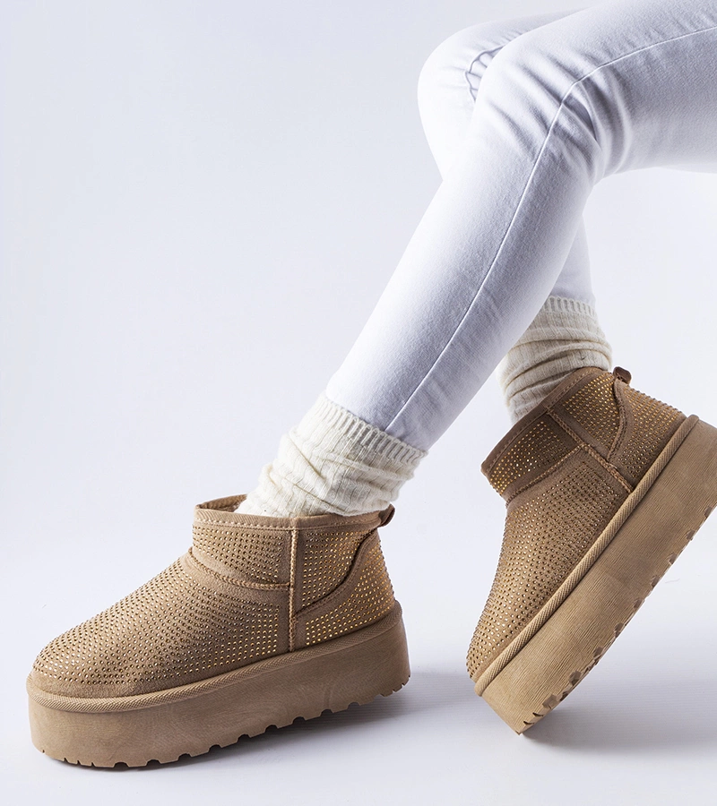 Beige Schneestiefel mit Zirkonen von Sonora