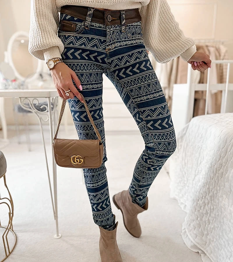 Blaue Hosen mit Turgeon-Nähten