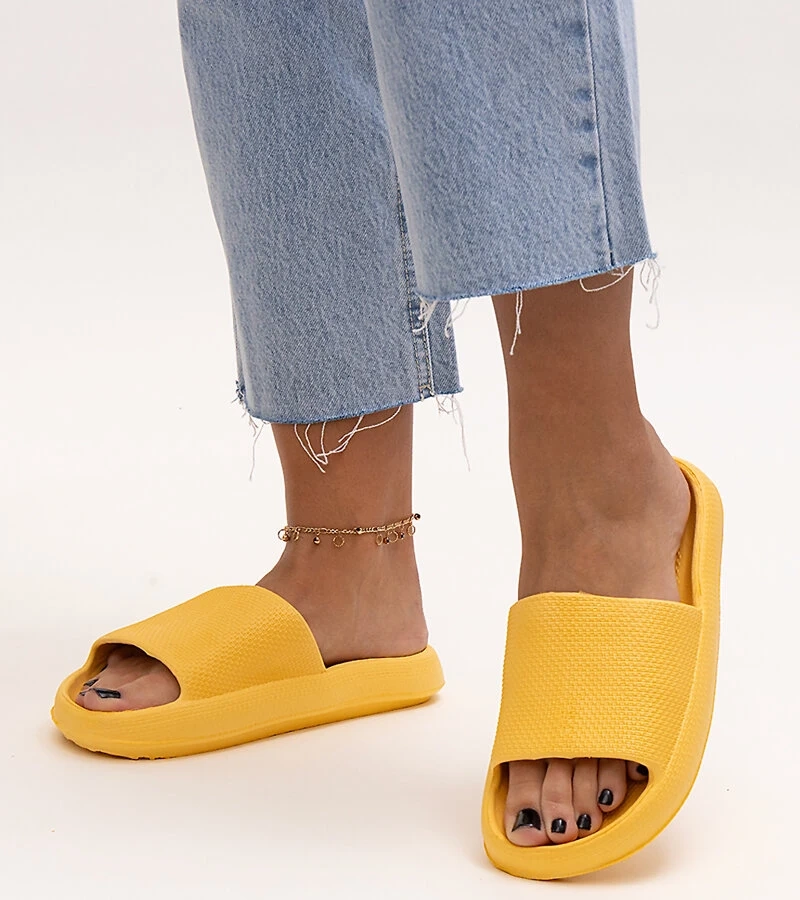 Gelbe Schaumstoff-Flip-Flops von Gardne