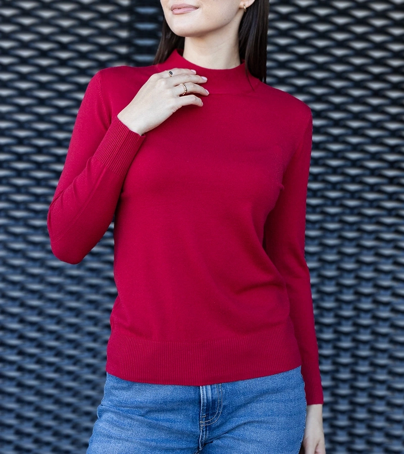 Czerwener klassischer Pullover im lockeren Schnitt Essana.