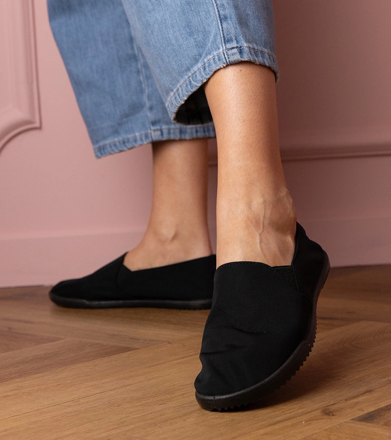 Schwarze Damen-Slipper-Turnschuhe Korsi