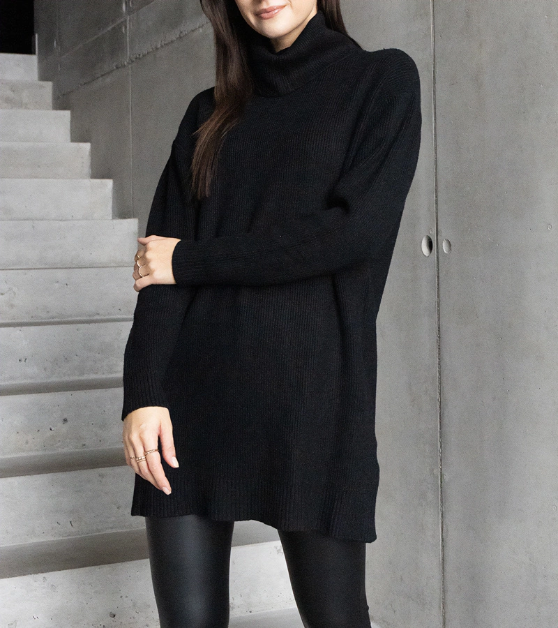 Langer schwarzer weicher Rollkragenpullover Kali