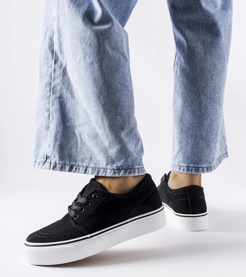 Schwarze Tennisschuhe aus Eco-Wildleder von Abboud