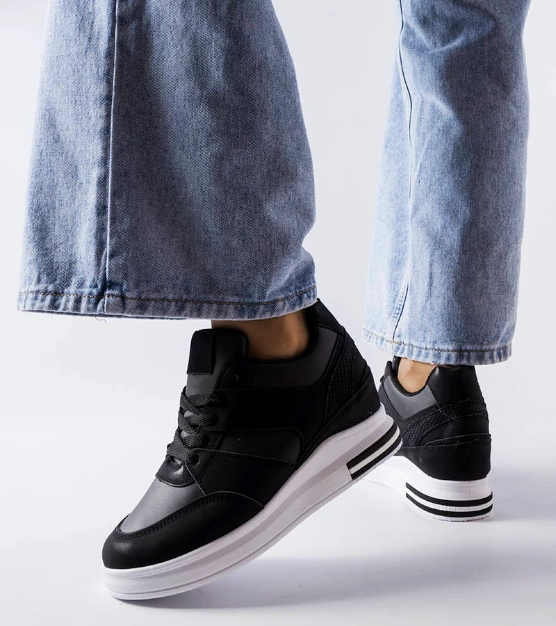 Schwarze Keil-Sneaker von CinqMars