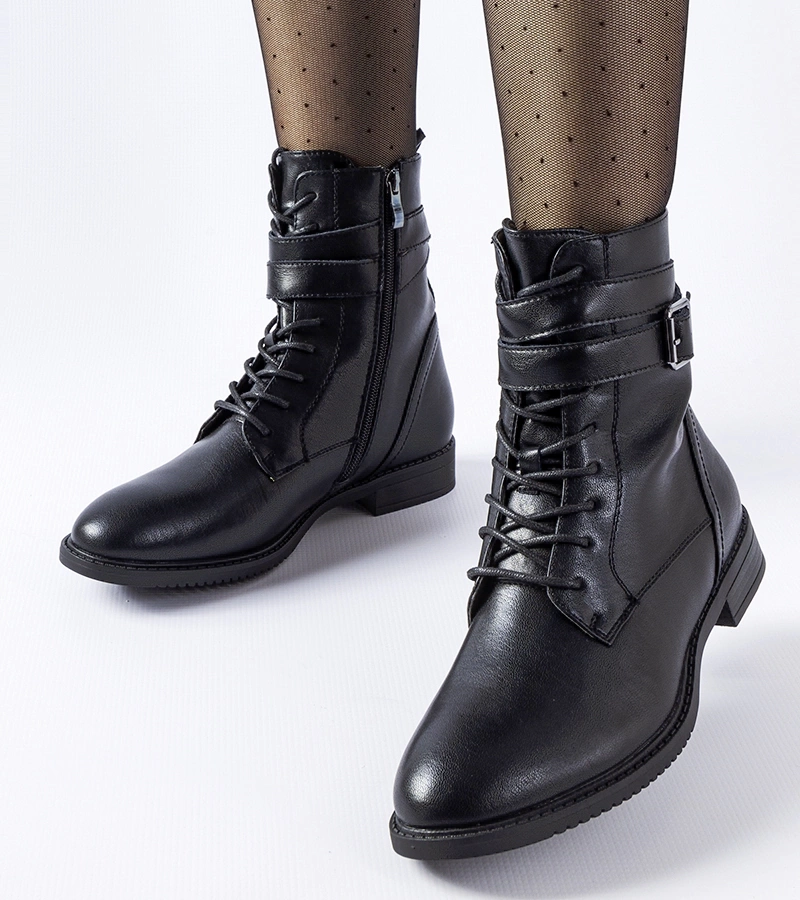Klassische schwarze Pompi Stiefeletten