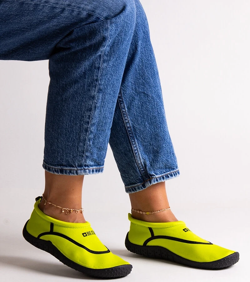 Sportliche gelbe Wasserschuhe Big Star NN274A803