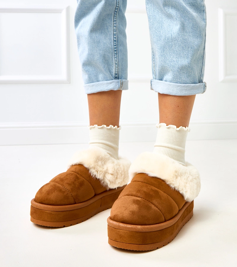 Braune kurze Schneestiefel mit Fellfutter Almeida