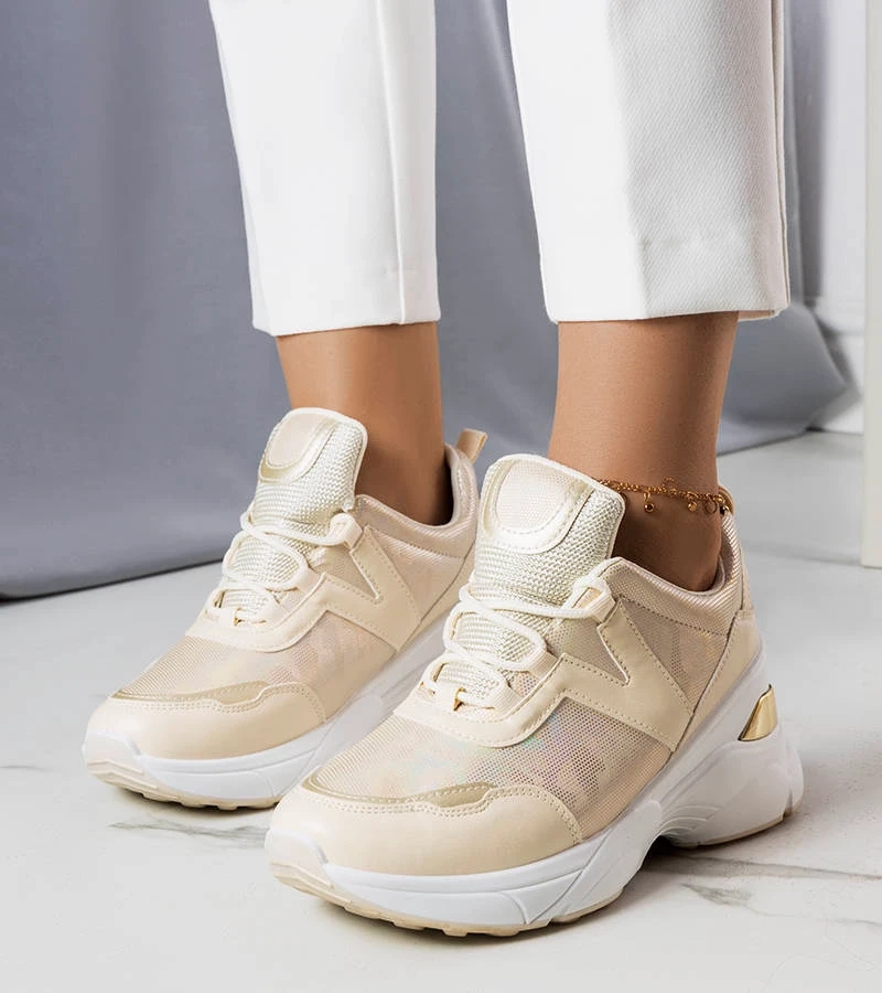 Beige Sneakers mit metallischen Einsätzen von Ruais