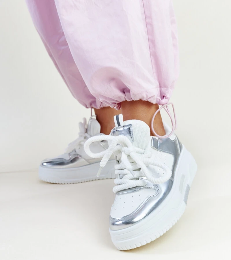 Weiß-silberne Sneakers mit hoher Plattform von Lengyel