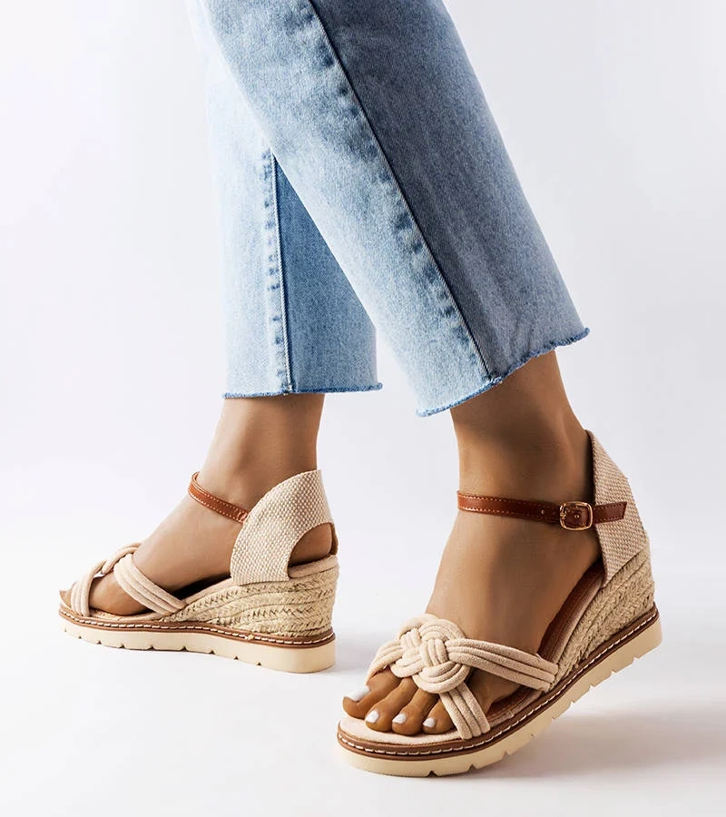 Żółte czółenka na słupku z motywem skóry wężą Dolores