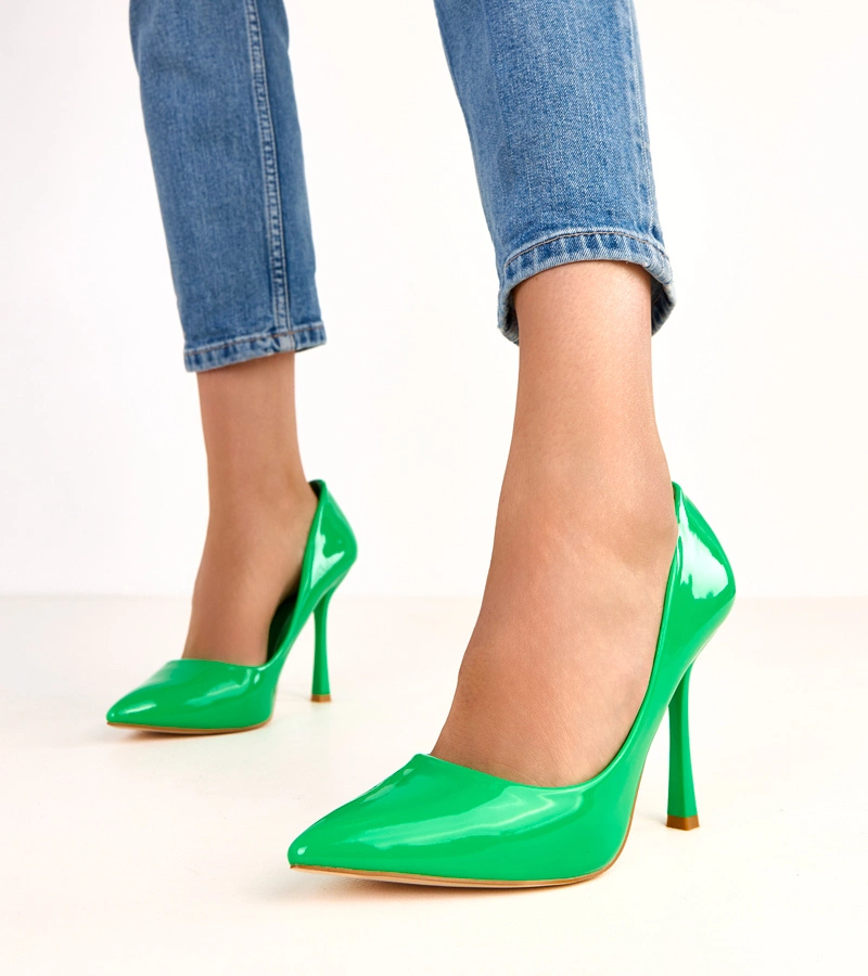 Grüne lackierte Pumps Loretta
