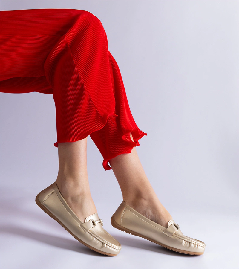 Goldene klassische Mokassins aus Kunstleder Pelayo