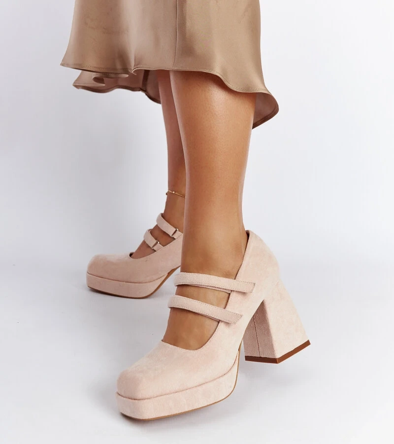 Hellrosa Pumps mit massivem Absatz von Cher