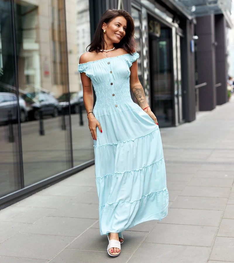 Das locker geschnittene blaue Kleid von Norberto