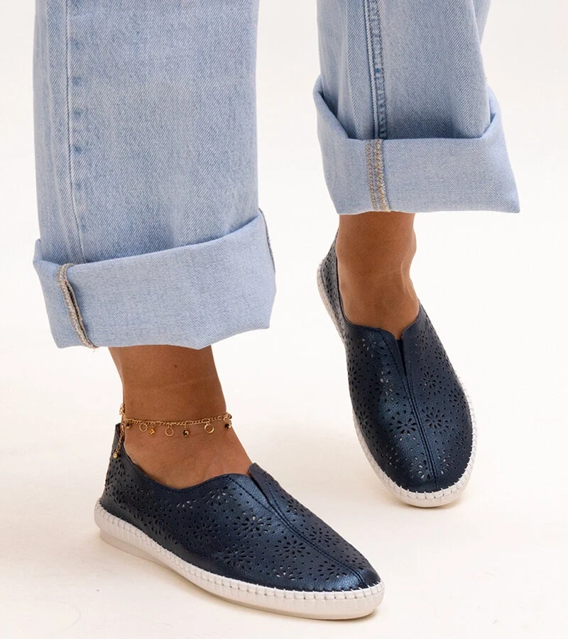 Bernice marineblaue Leder-Halbschuhe mit Lochmuster