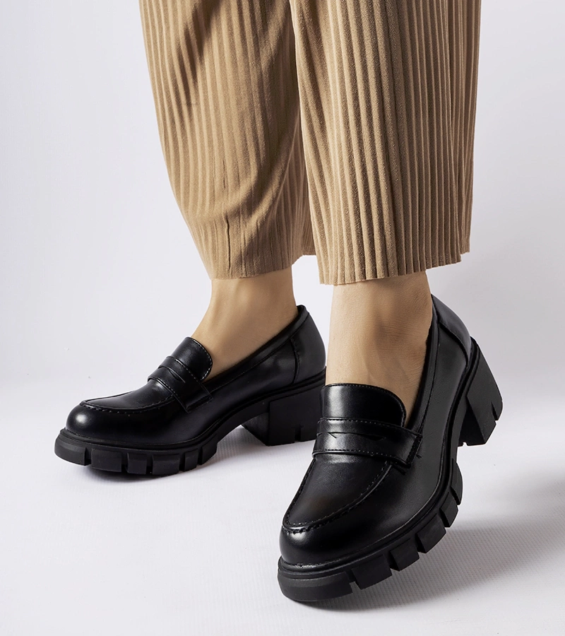 Schwarze klassische Dina-Loafers mit Blockabsatz