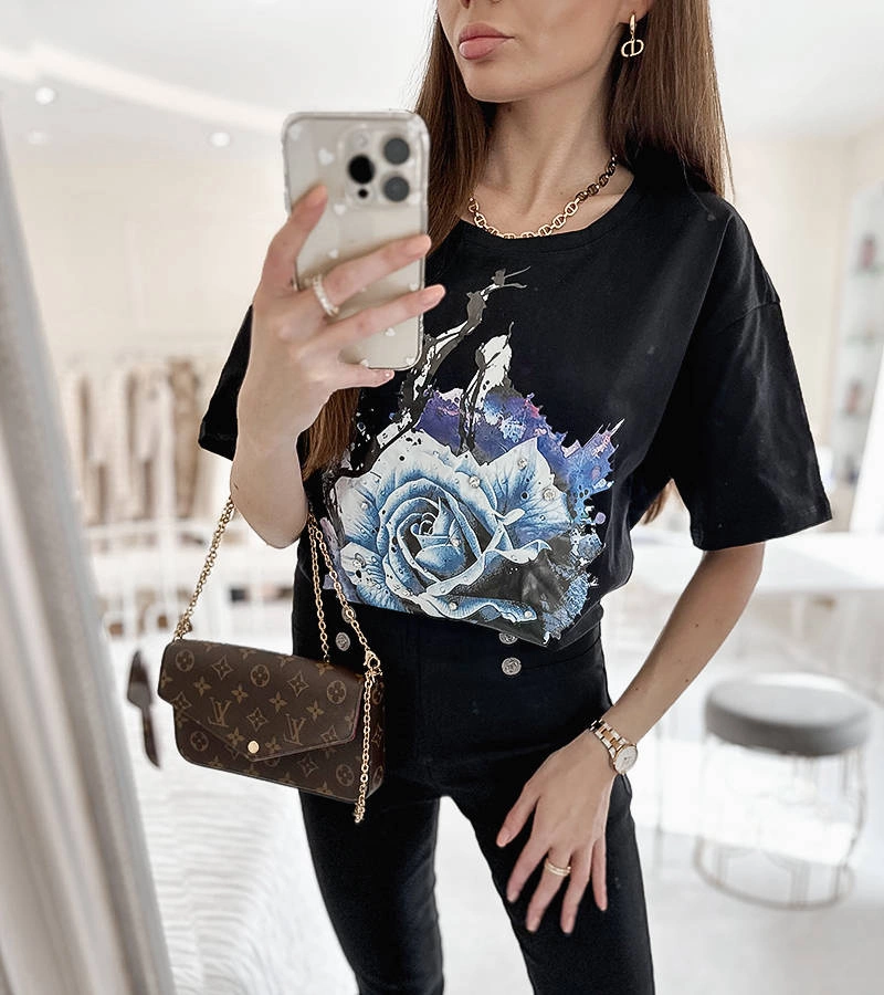 Lockeres schwarzes Mouet-T-Shirt