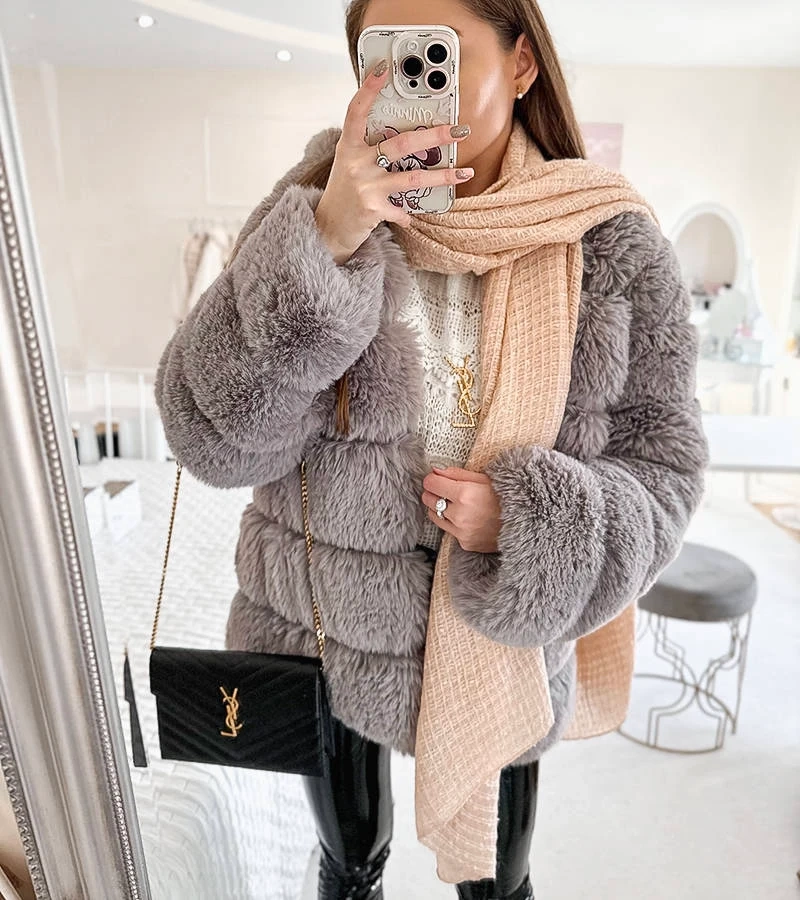 Gepunkteter rosa Schal von Khalil